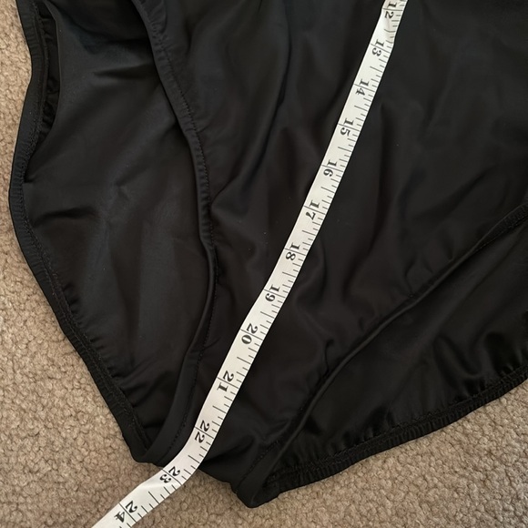 Miraclesuit Black and White Floral One Piece Swimsuit size 10 - Picture 5 of 11